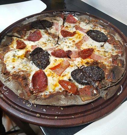 Pizza Negra