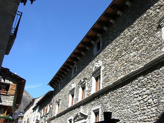 el Palacio de los Condes de Ribagorza.